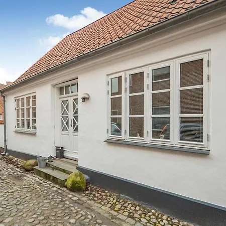 Holiday home 3 Bedroom Cozy In *
