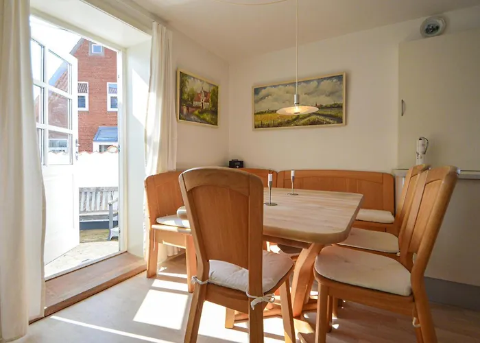 3 Bedroom Stunning In Semesterbostad *